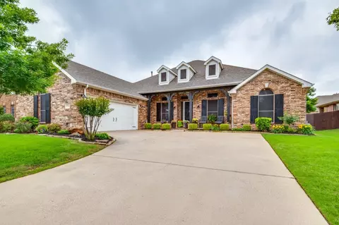 8004 Wildrock Dr, Arlington, TX 76001