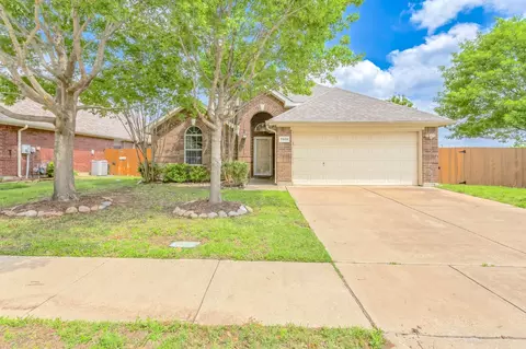 7809 Enchanted Isle Dr, Arlington, TX 76016