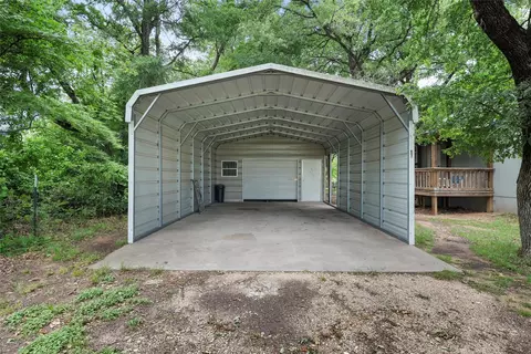 175 Willow Ln, West, TX 76691 photo 3