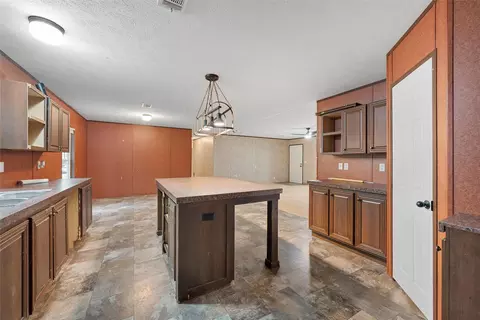 175 Willow Ln, West, TX 76691 photo 9