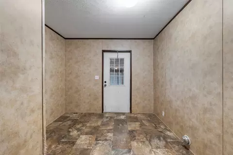 175 Willow Ln, West, TX 76691 photo 10