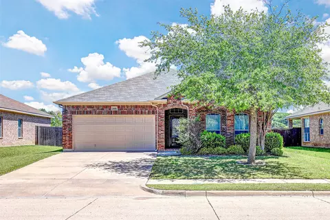 1108 Mourning Dove Dr, Burleson, TX 76028