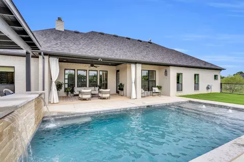 406 S Saddle Horn Ct, Weatherford, TX 76087