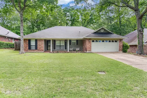 9805 Amblewood Ln, Shreveport, LA 71118