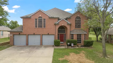 6913 Alderbrook Dr, Denton, TX 76210