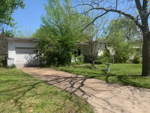 2121 N Hickory St, Sherman, TX 75092