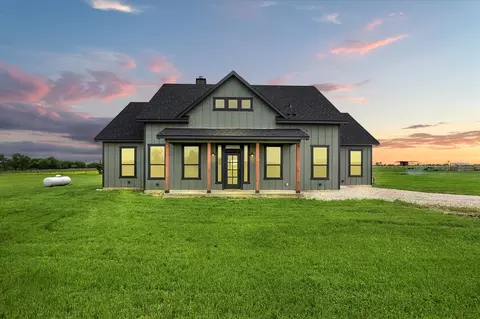 940 Holder Rd, Forreston, TX 76041