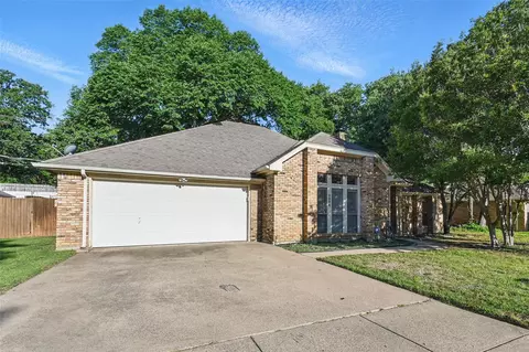 6004 Green Forest Ct, Arlington, TX 76001