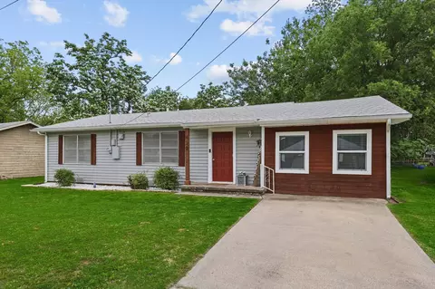 420 Buchanan St, Whitesboro, TX 76273