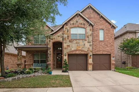 6820 Swallow Ln, North Richland Hills, TX 76182