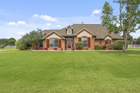 3060 Big Springs Dr, Joshua, TX 76058