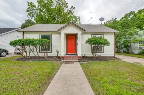1605 Pine St, Grand Prairie, TX 75050