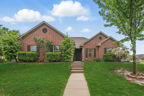 311 Wilson St, Whitesboro, TX 76273