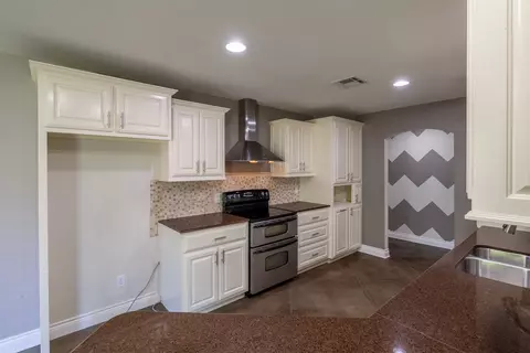 809 S Oak St, Archer City, TX 76351 photo 11