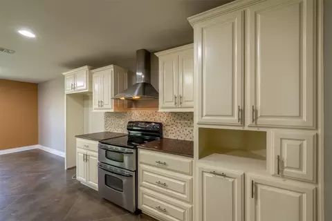 809 S Oak St, Archer City, TX 76351 photo 9