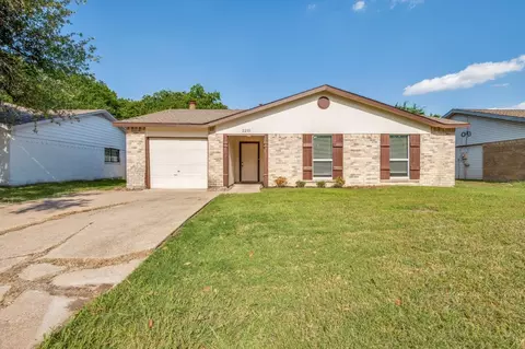 2210 Sheriff Dr, Grand Prairie, TX 75051