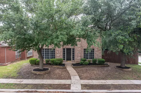 1700 Yosemite Dr, Lewisville, TX 75077