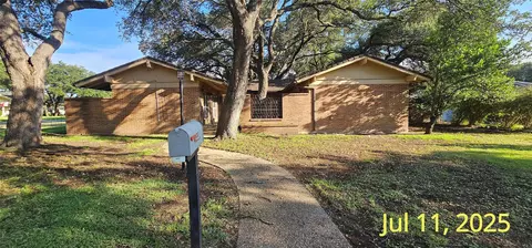 100 Lakeview Ct, Brownwood, TX 76801