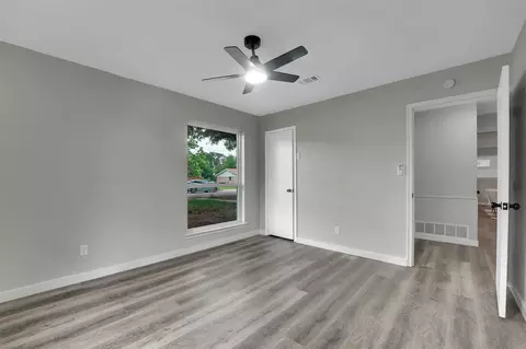 717 E Roewe St, Pilot Point, TX 76258 photo 25