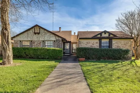 409 411 Dollins St, Cedar Hill, TX 75104