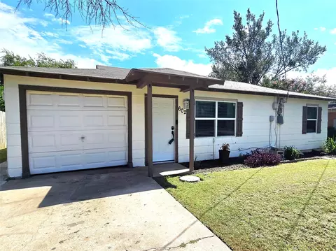 602 N Cates St, Decatur, TX 76234