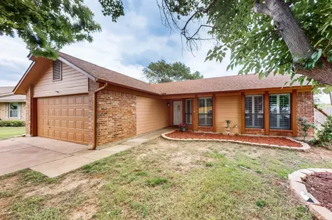 6112 Maurie Ct, Haltom City, TX 76148