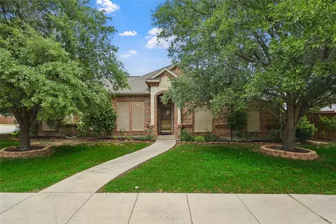 1020 Diane St, Aubrey, TX 76227