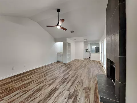 1404 Las Jardines Ct, Arlington, TX 76013
