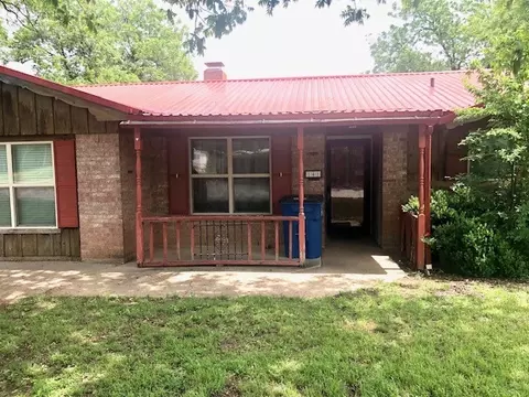 141 Gregg St, Albany, TX 76430