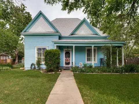 320 S Ward St, Italy, TX 76651