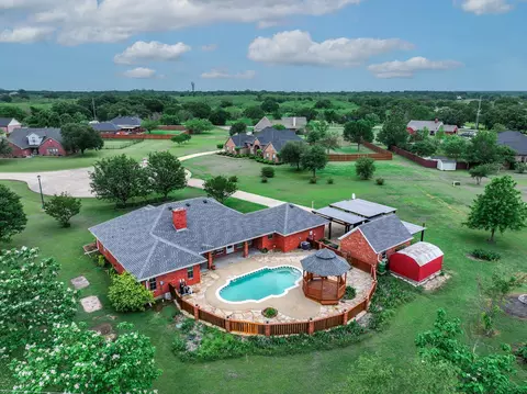 1250 Country Oaks Dr, Kaufman, TX 75142