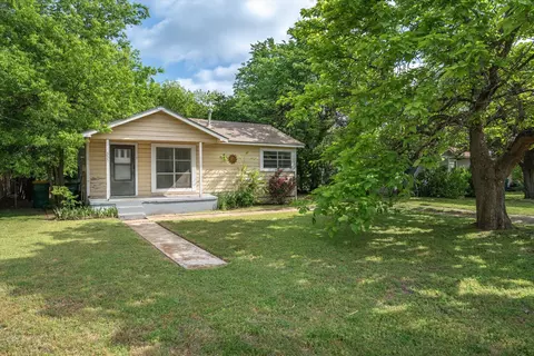 333 Hickerson St, Cedar Hill, TX 75104