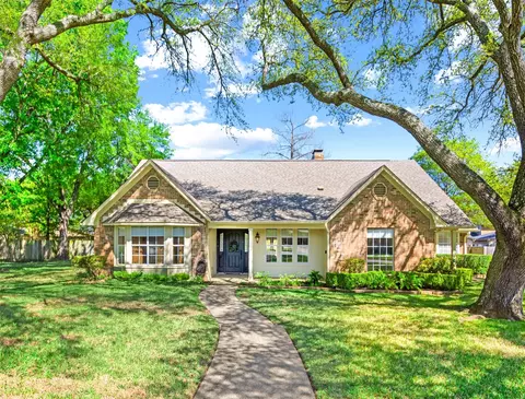 5900 Sheffield Dr, Tyler, TX 75703