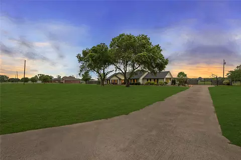 13699 Hollow Creek Dr, Forney, TX 75126