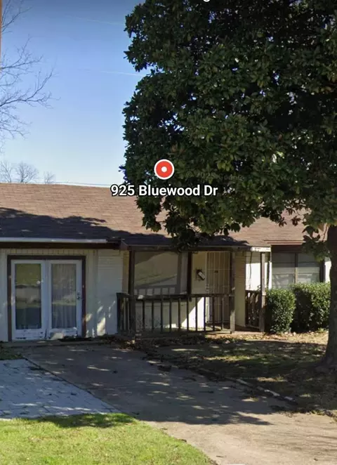 925 Bluewood Dr, Dallas, TX 75232