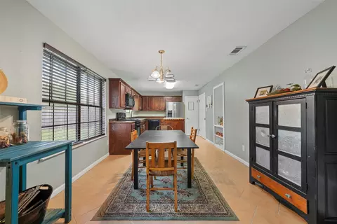 236 Laredo Dr, Hewitt, TX 76643 photo 9
