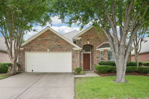 3009 Honey Locust Dr, Euless, TX 76039