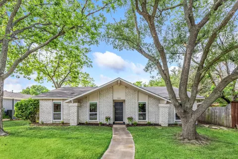 5020 Strickland Ave, The Colony, TX 75056