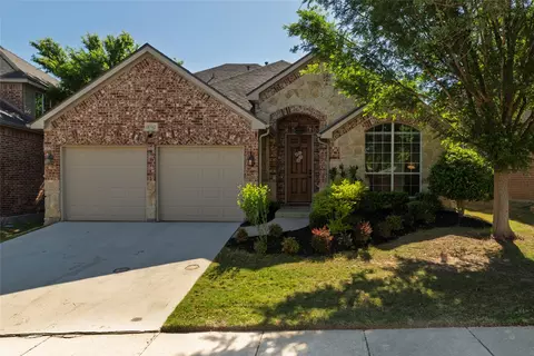 8712 Dayton Dr, Lantana, TX 76226