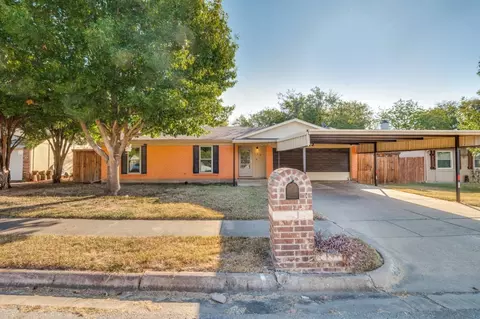 628 Thompson St, Everman, TX 76140