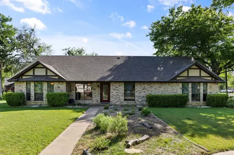 417 Huggins Dr, Springtown, TX 76082