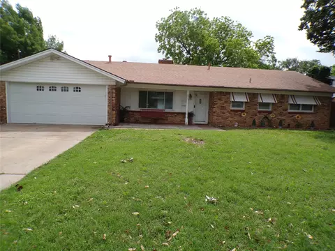 6905 Heritage Ln, Fort Worth, TX 76134