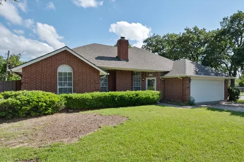 7212 Plumwood Dr, North Richland Hills, TX 76182