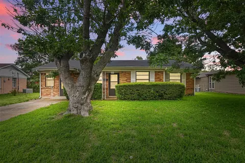 906 Caladium Dr, Mesquite, TX 75149