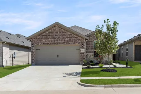 1717 Meadow Crest Dr, Aubrey, TX 76227