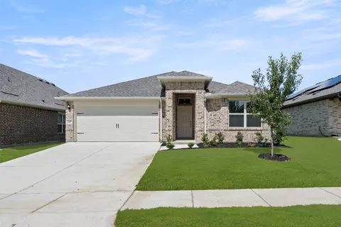 2109 Hickory Ln, Aubrey, TX 76227