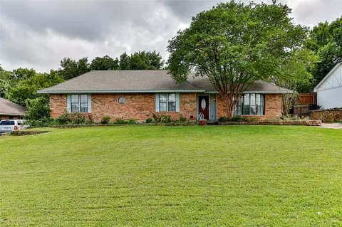 2201 Egyptian Way, Grand Prairie, TX 75050