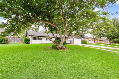 1823 E Cedar Elm Dr, Arlington, TX 76012