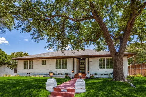 10542 Vinemont St, Dallas, TX 75218