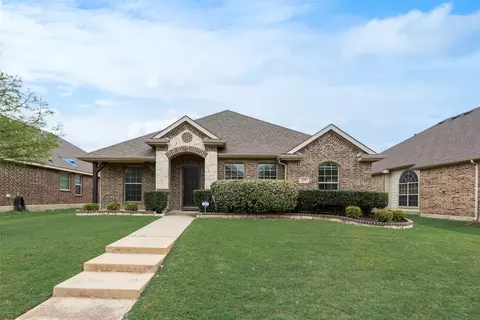 209 Gatehouse Dr, Red Oak, TX 75154